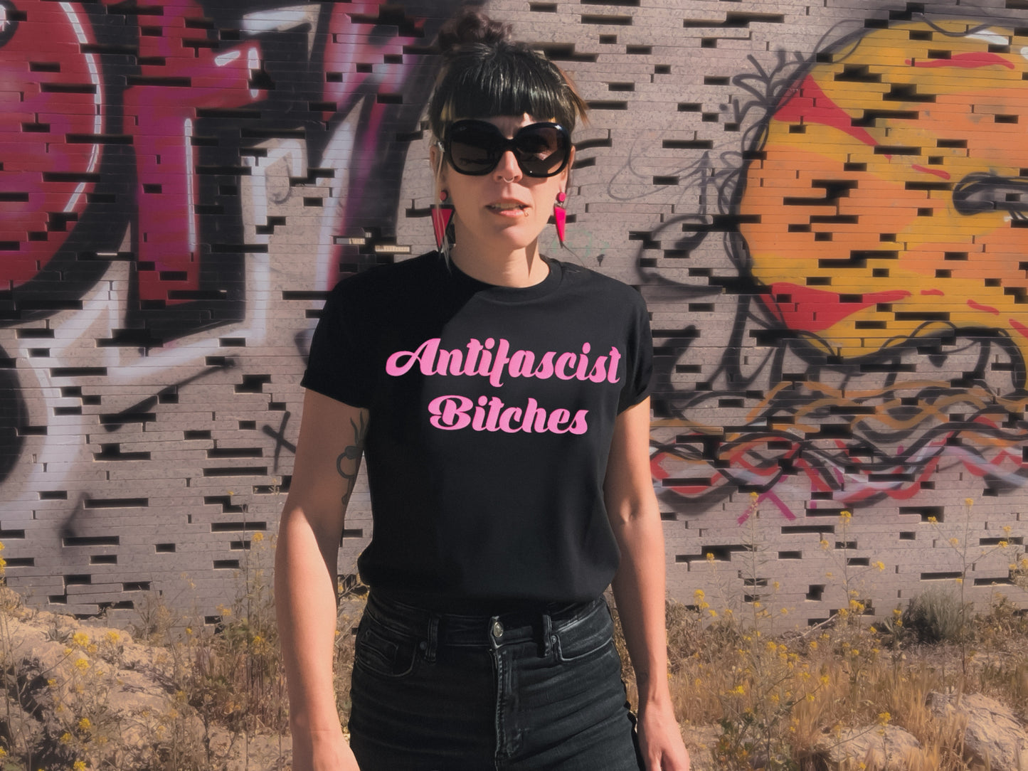 Antifascist Bitches, tinta hinchable