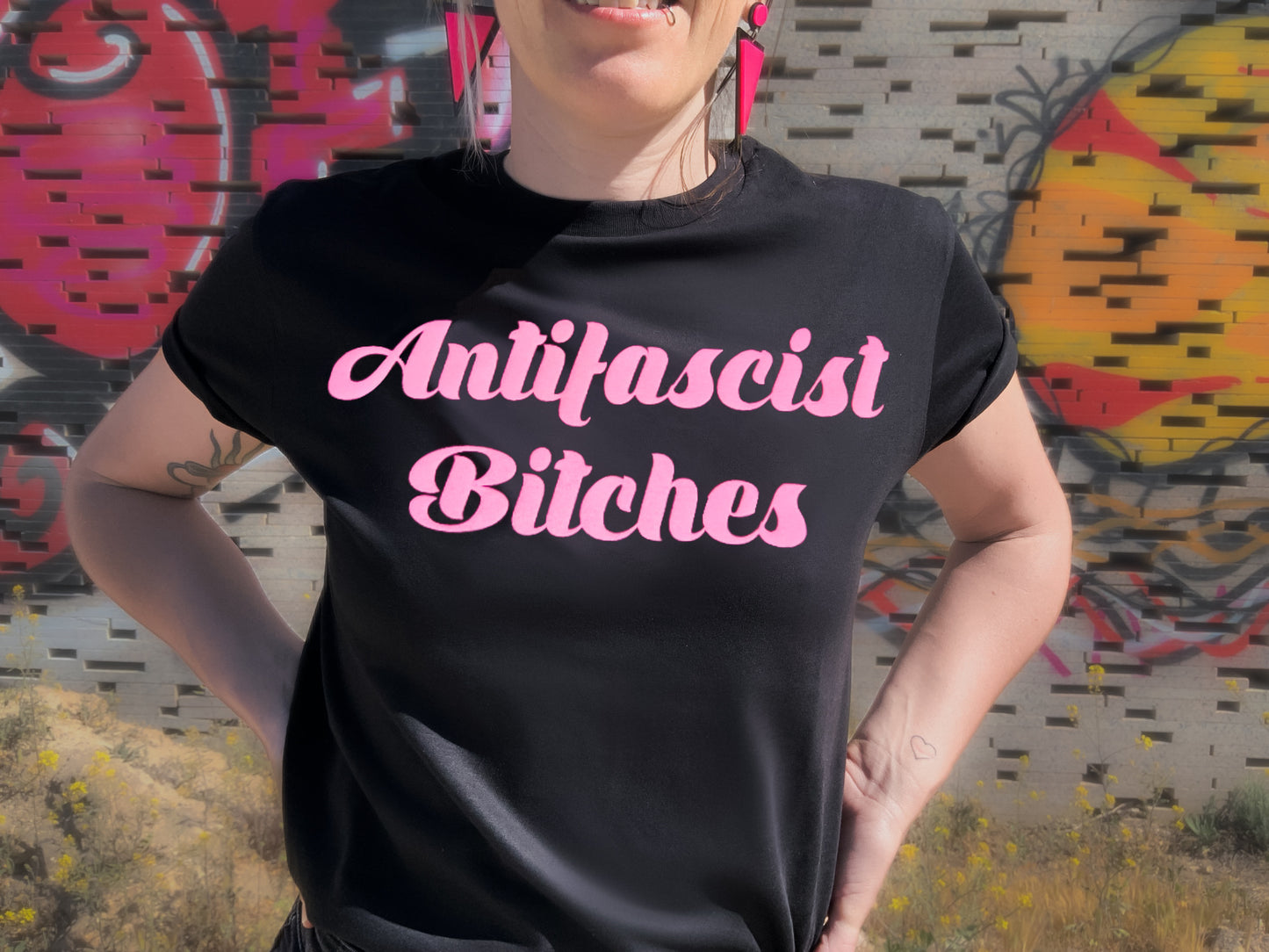 Antifascist Bitches, tinta hinchable