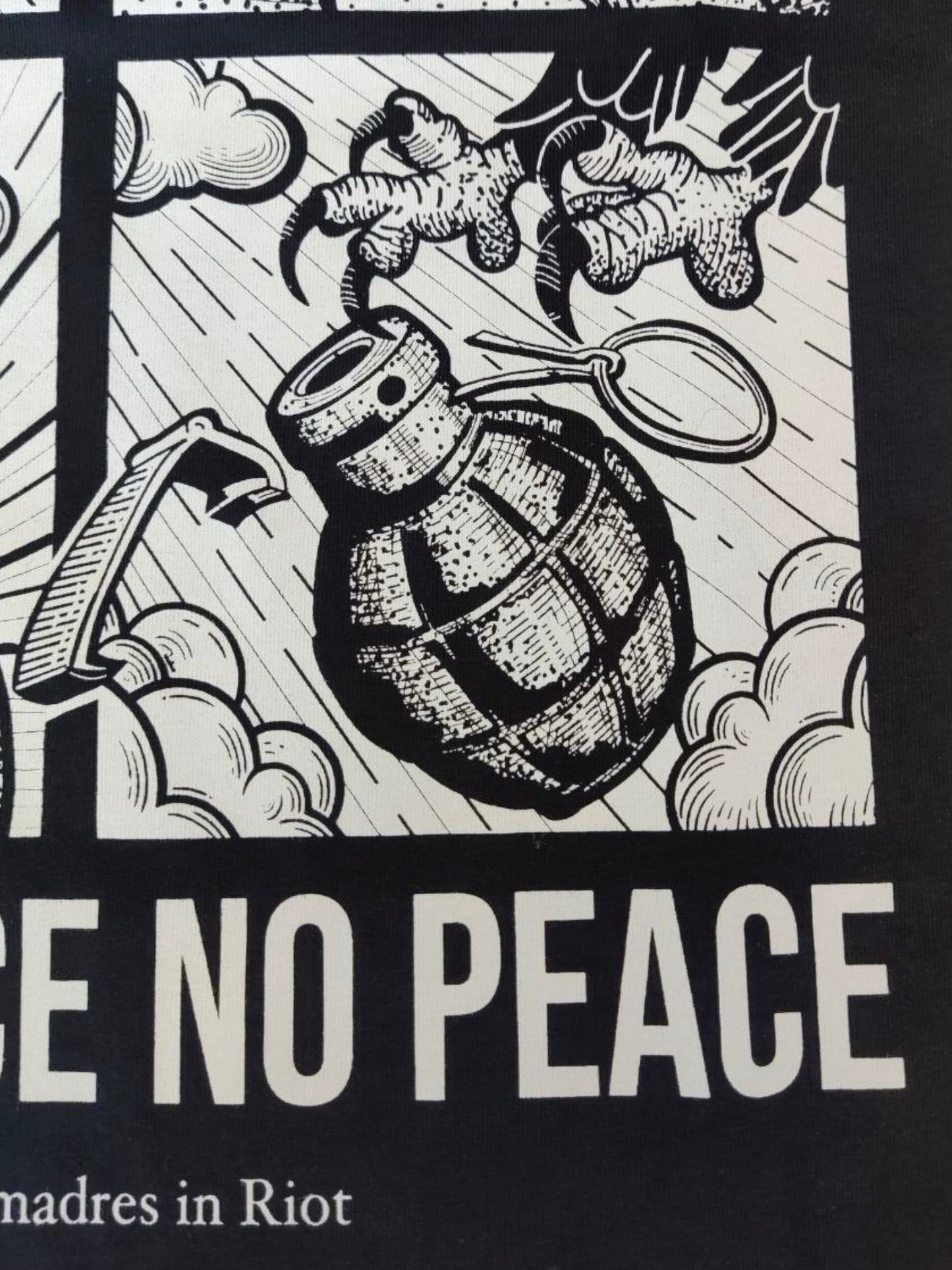 Detalle camiseta orgánica comercio justo