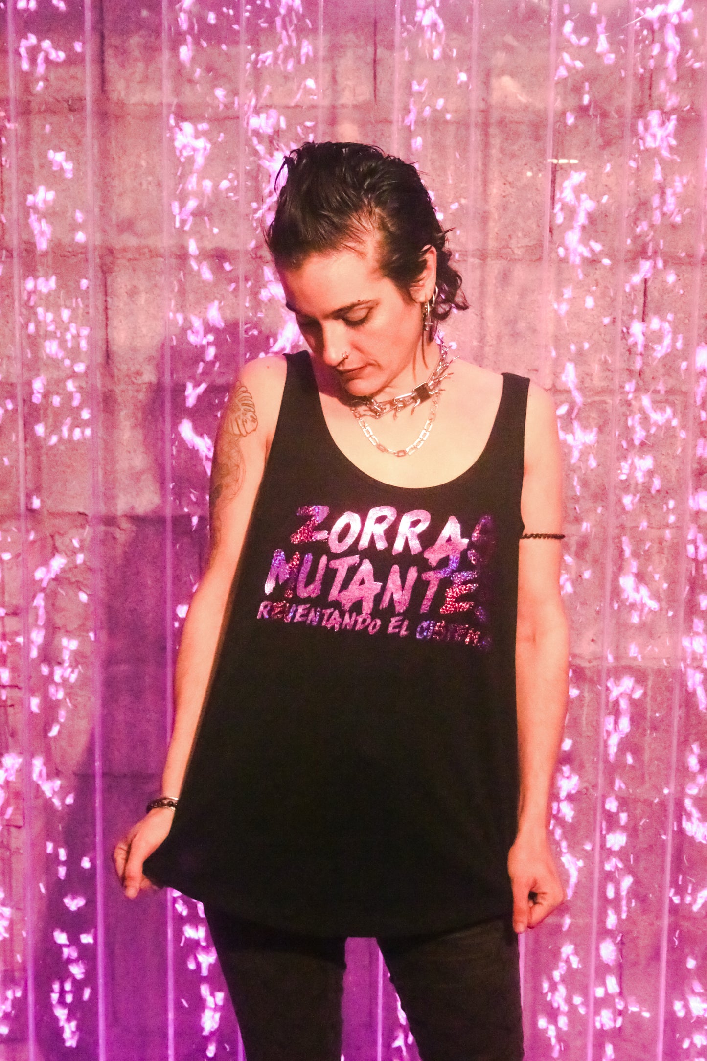 Camiseta tirantes negra ecológica ropa feminista algodón orgánico comercio justo donnaharaway vnsmatrix cyborg