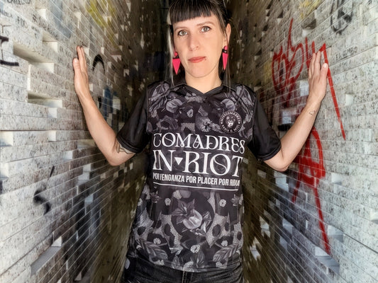 Comadres in Riot · Camiseta fútbol
