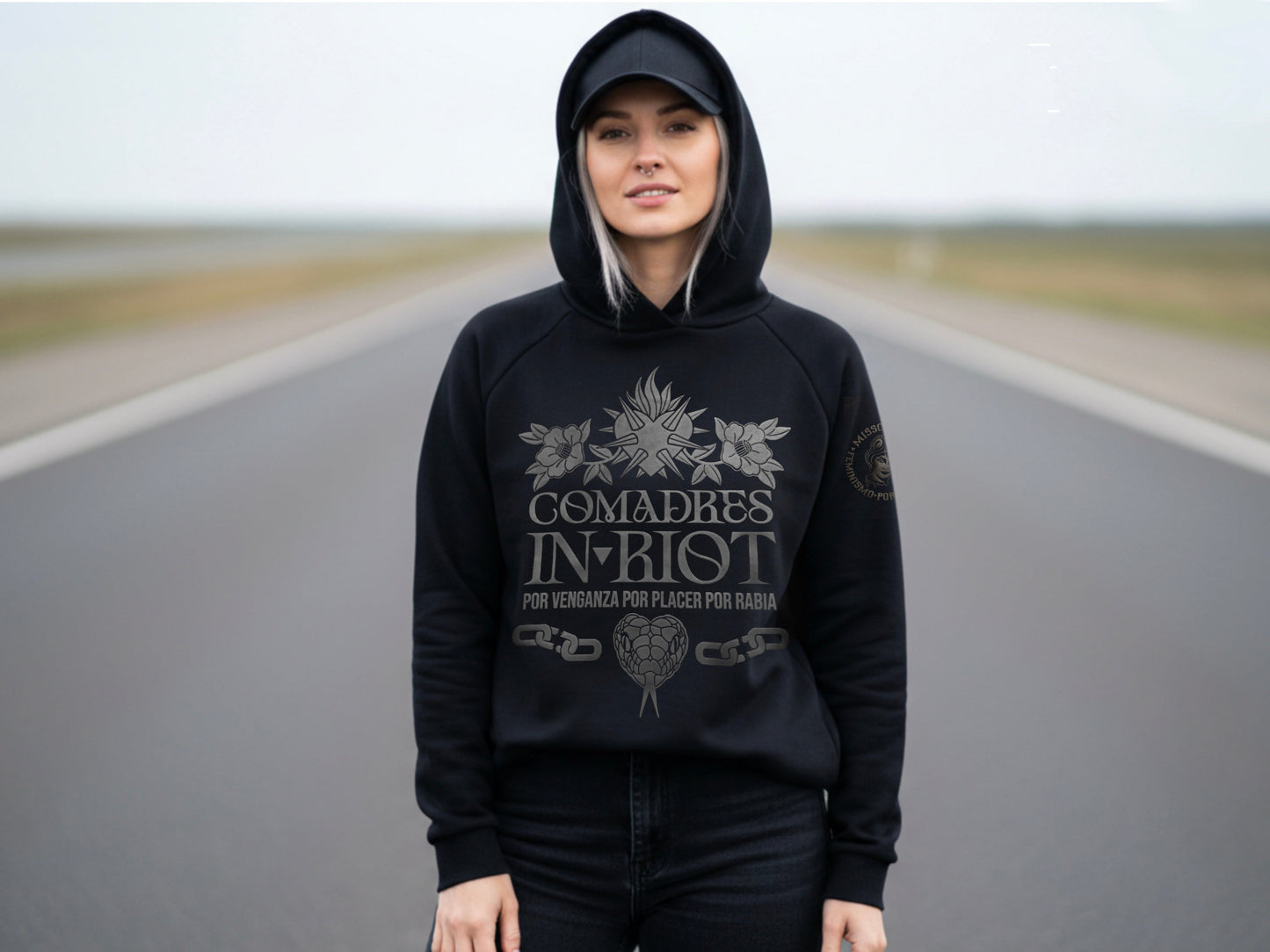 Sudadera negra con capucha ecológica de comercio justo máxima calidad, fair Wear, unisex, mujer, feminista y antifascista 