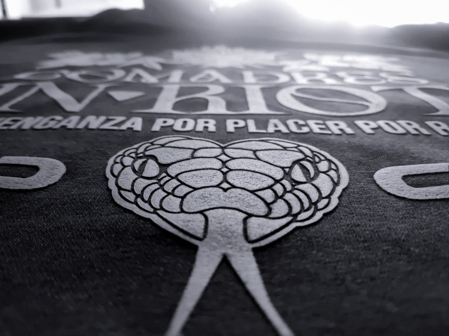 Detalle sudadera algodón orgánico, maxima calidad, suave y calentita 