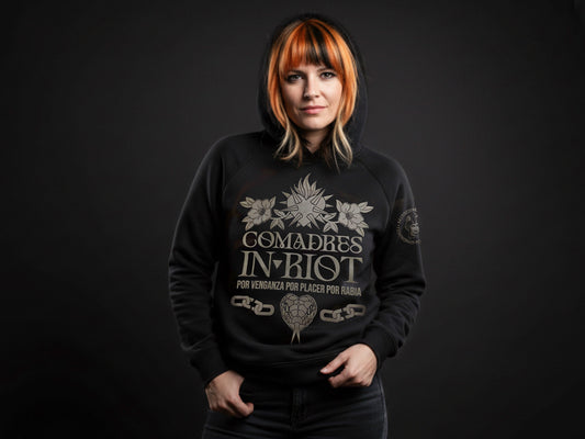 Sudadera negra capucha mujer algodón orgánico comercio justo, feminista 