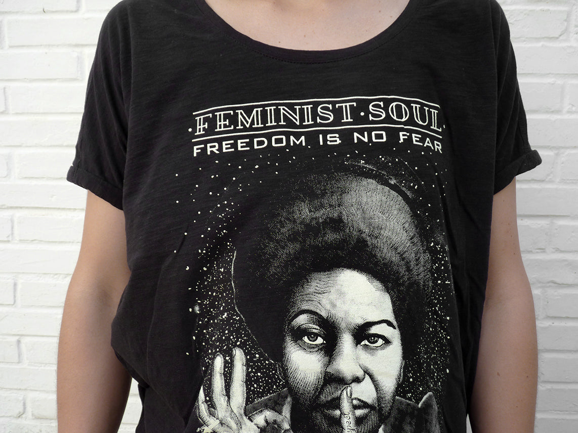 camiseta negra ecológica ropa feminista Nina Simone freedom is not fear